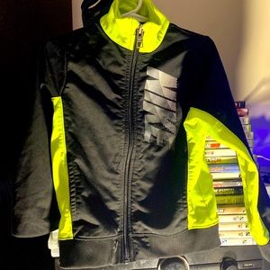 Nike black boys jacket size 4